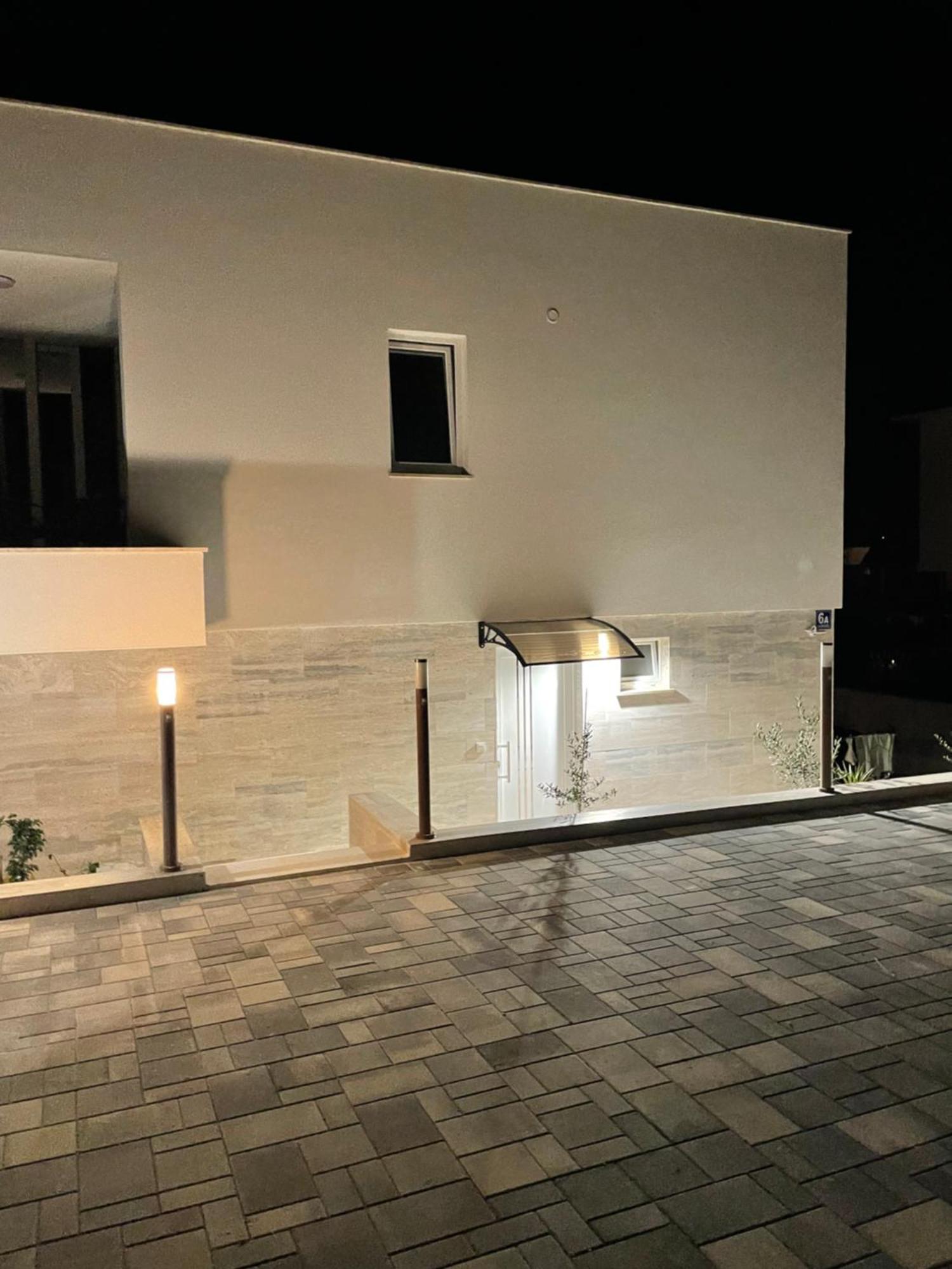 Vila Regina Apartment Paloma With Swimming Pool Jezera Exterior photo