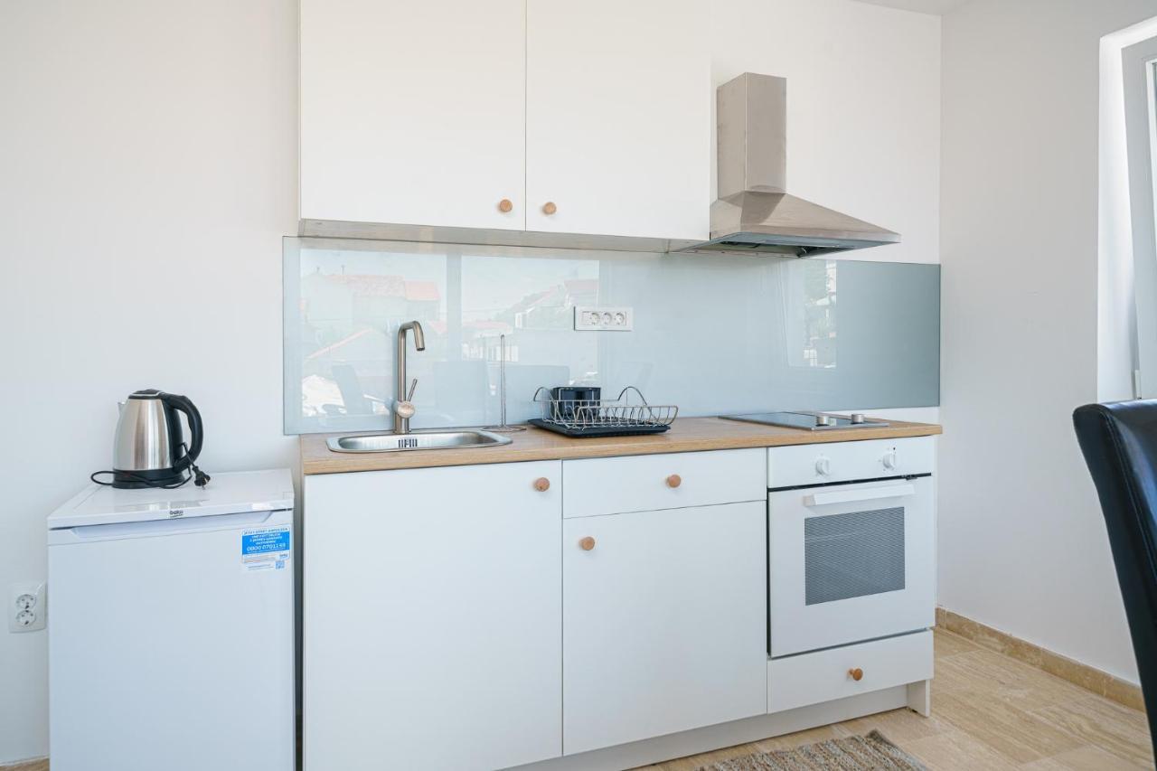 Vila Regina Apartment Paloma With Swimming Pool Jezera Exterior photo