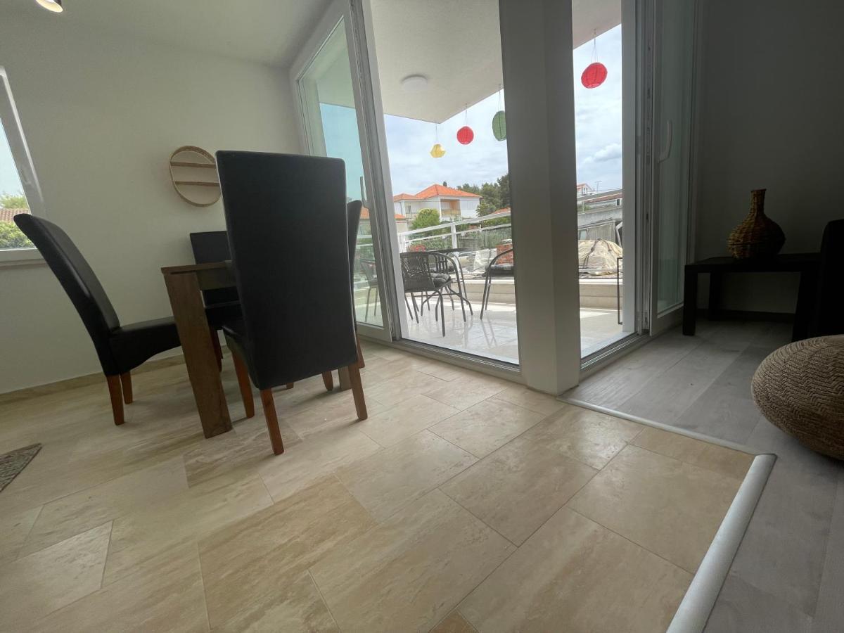 Vila Regina Apartment Paloma With Swimming Pool Jezera Exterior photo