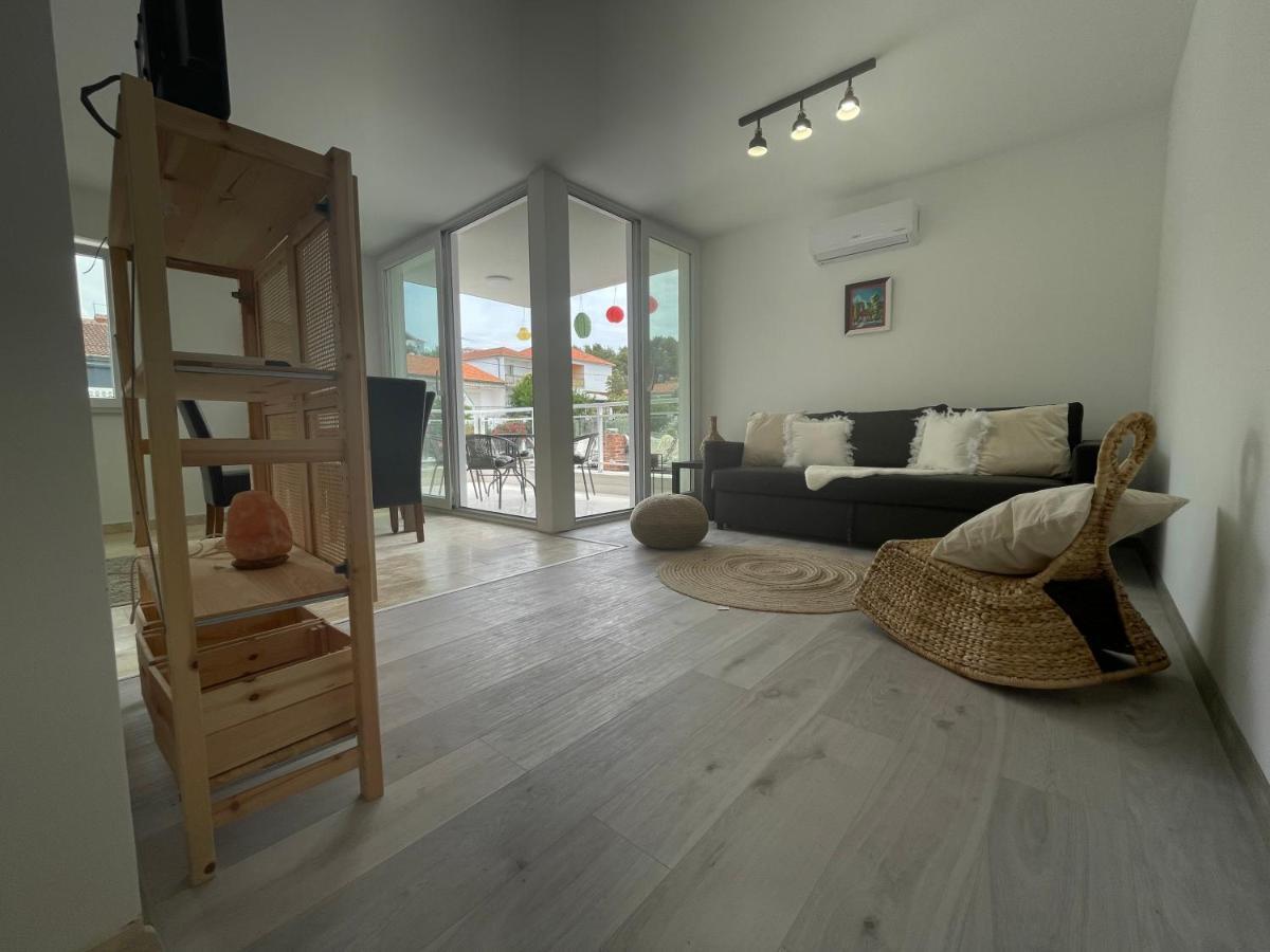 Vila Regina Apartment Paloma With Swimming Pool Jezera Exterior photo